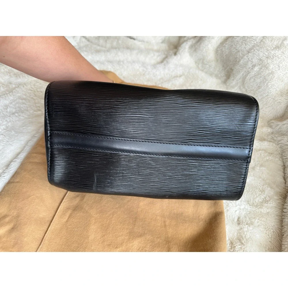 Louis Vuitton Noir Epi Speedy 25 Bag